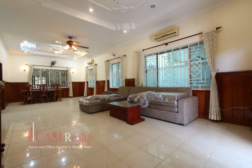 Borey Chamkarmon | 4 bedrooms villa in gated community for rent