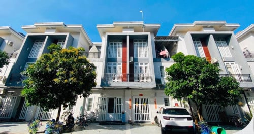 ផ្ទះលក់បន្ទាន់ ប្រភេទ Town Villa (បុរី ថៃ ឈុនគ្រី)