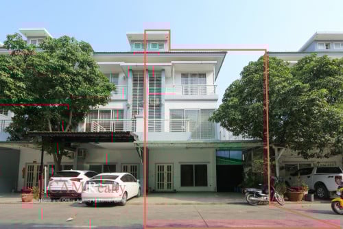 Borey Peng Huot Boeng Snor | 4 bedrooms link house for rent| Communal swimming pool and gym