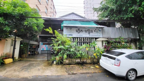 ដីលក់បន្ទាន់ ទីតាំងស្ថិតនៅទួលទំពូងទី១ ខណ្ឌចំការមន ក្រុងភ្នំពេញ