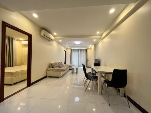 Two Bedrooms 5 Min From BKK1