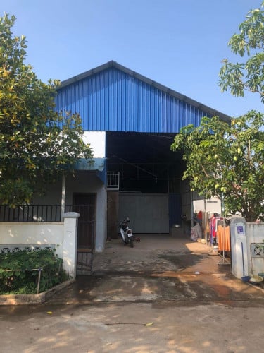 ឃ្លាំងលក់​ ( សៀមរាប)