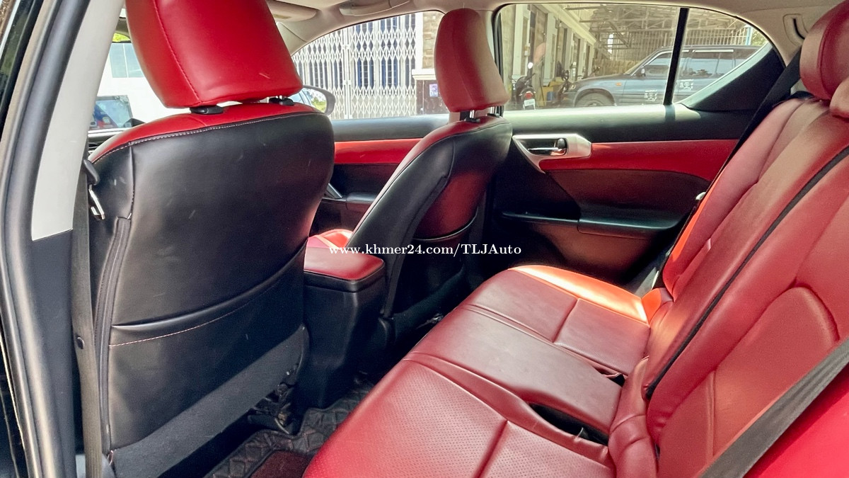 Lexus CT200h 2013 Premium Upgrade 2020 with Auto CarPlay Price 23999.