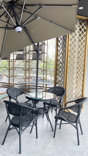 Aluminum and stainless steel round table set with 4 chairs