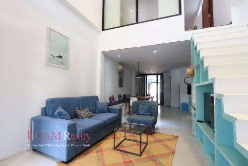 프놈펜에 렌트 아파트Duplex style 2 bedrooms renovated apartment for rent in Prampi Makara area