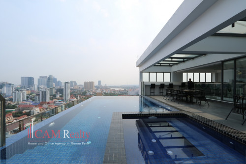 프놈펜에 렌트 아파트Near BKK1 area | 3 bedrooms apartment for rent| Swimming pool, gym and sky-bar