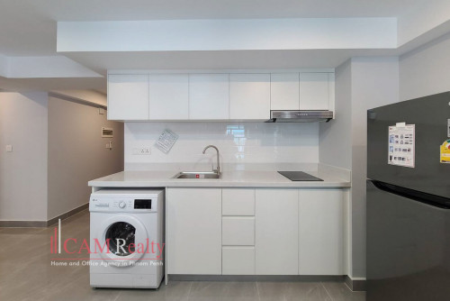 프놈펜에 렌트 아파트Near BKK1 area | 3 bedrooms apartment for rent| Swimming pool, gym and sky-bar