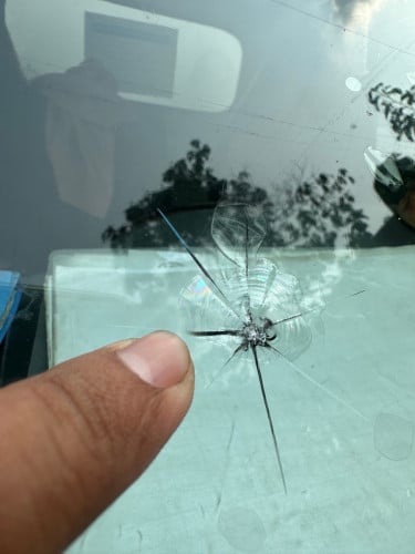 សេវាអ៊ុតកញ្ចក់ឡានបែកប្រេះស្រាំដល់កន្លែង