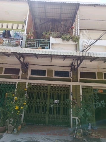 ផ្ទះលក់បន្ទាន់ជាមួយម្ចាស់ផ្ទាល់ ទំហំ 4mx15m សល់2m ខាងក្រោយ