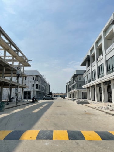 Shop House នៅជីបម៉ុង​ 6A ដាក់លក់បន្ទាន់​