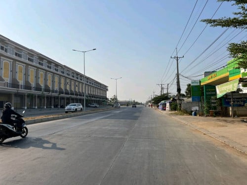 ដីលក់(14x30)(7x30)ជិតក្រសួងដែនដី