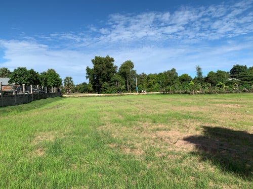 ដីលក់ជិតផ្សារបង្កស្សីផ្លូវជាតិលេខបី