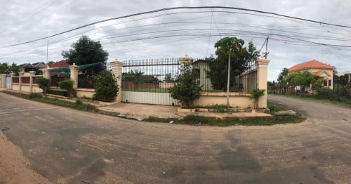 លក់បន្ទាន់ - ដីក្បែរផ្លូវជាតិលេខ៦ ប្លង់រឹងស្រាប់ អាចធ្វើអាជីវកម្មបាន (តំលៃចរចារ)