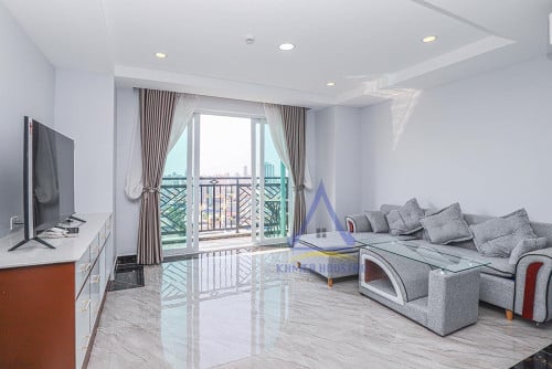 Modern & Serviced apartment two bedrooms with gym, pool for rent at BKK2 area