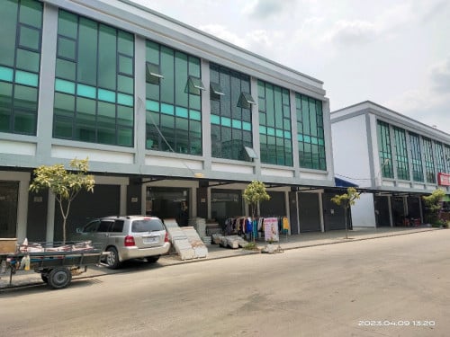 Shop House បុរីពិភពថ្មី (ផ្លូវមេ)_NR3-III (លក់បន្ទាន់)