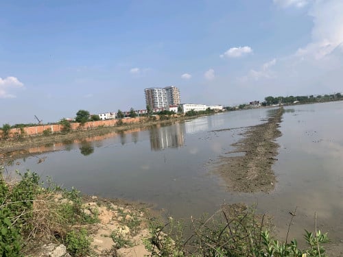 ដីលក់នៅទល់មុខតំបន់សេដ្ឋកិច្ចពិសេសមេនហាតធេន