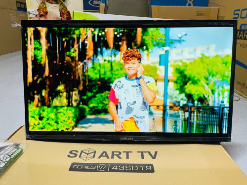 Smart TV 43”