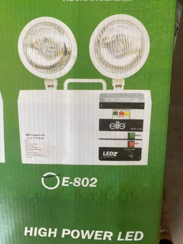 ច្រកចេញ ចូល 3ភាសា និង អំពូលជំនួយ