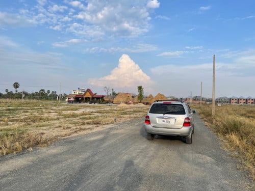 ដីជួលនៅសង្កាត់ស្ពានថ្ម ខណ្ឌដង្កោរ ក្បែរផ្សារព្រែកជ្រៃ