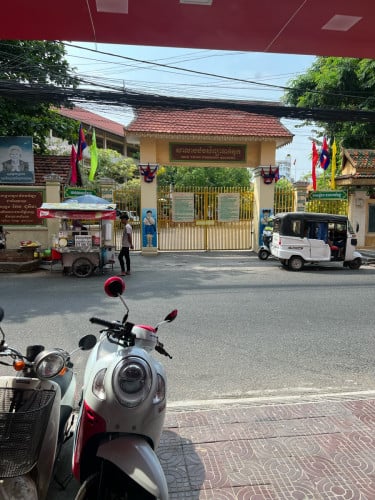 ផ្ទះអាជីវកម្ម លក់បន្ទាន់ E0 ទល់មុខខ្លោងទ្វារសាលាបឋមសិក្សាបាក់ទូក