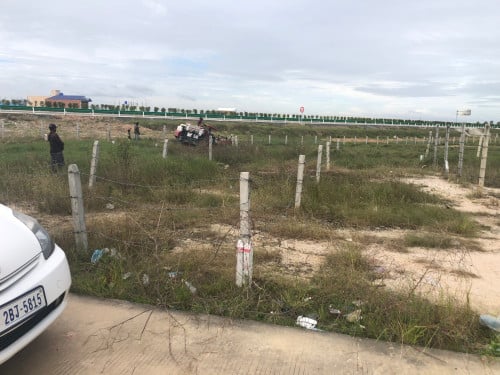 ដីលក់ 10,000$(លក់ខាតដើម)