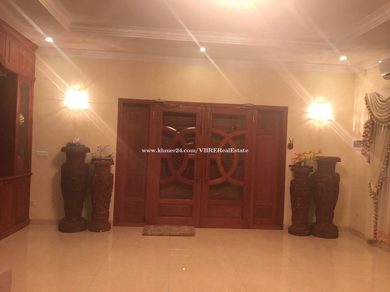 Villa for Rent in Boeng Kak1,ផ្ទះវីឡាសម្រាប់ជួល ទីតាំងនៅសង្កាត់បឹងកក់ទី1,Property Code: VBRE01295