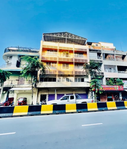 Commercial Showroom-Building For Rent Along Monivong BLVD, 03 Floors, 12x30m, 10,000$ Per Month