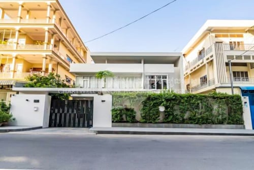 Modern 6 Bedrooms villa available for rent in Toul Svay Prey Area