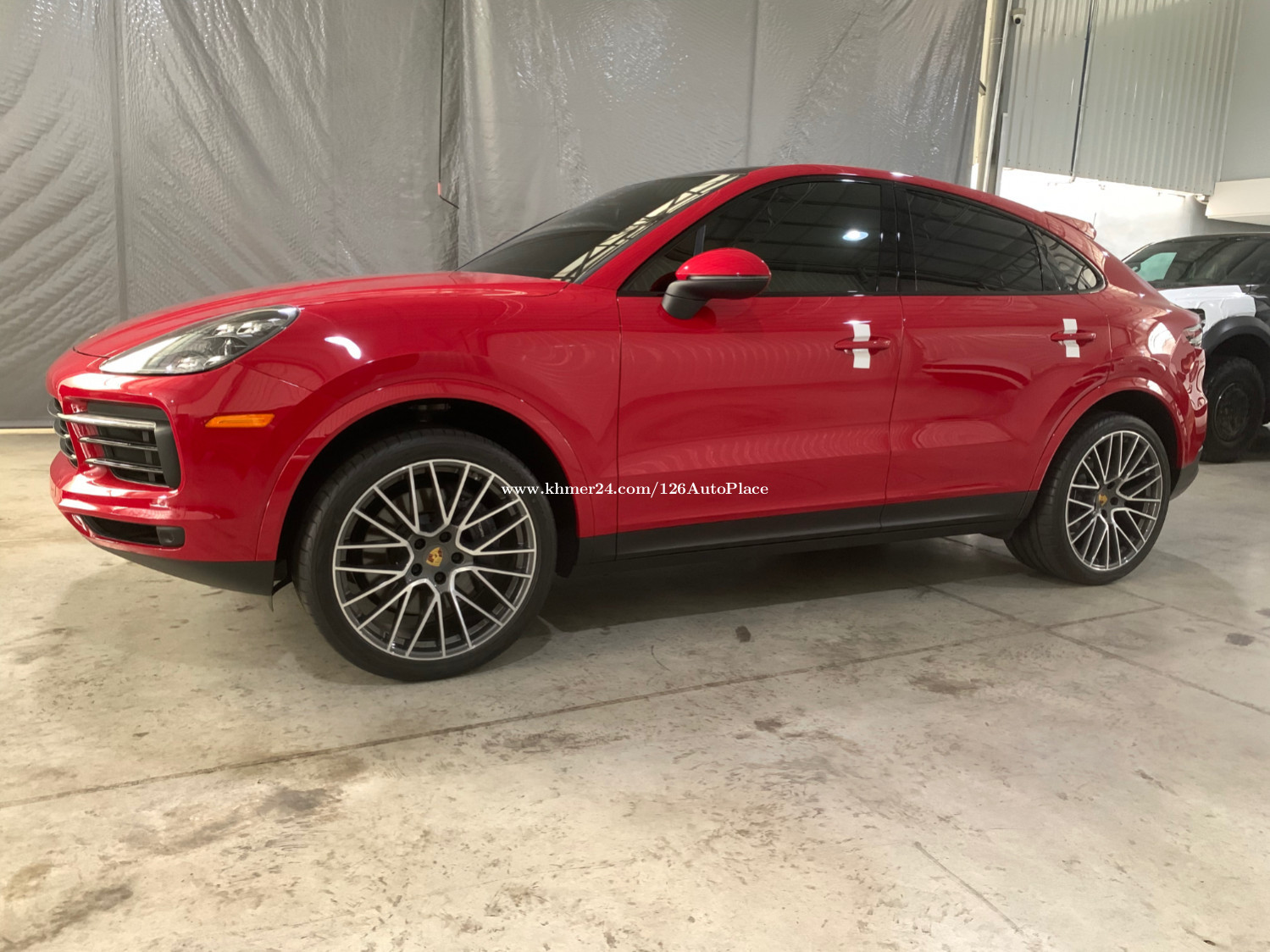 Porsche Cayenne Coupe Price 173000.00 in Boeng Reang, Cambodia 126