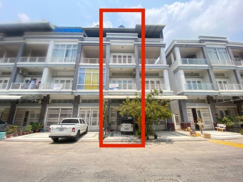 ផ្ទះលក់ នៅក្បែរផ្សារអ៊ីអន២