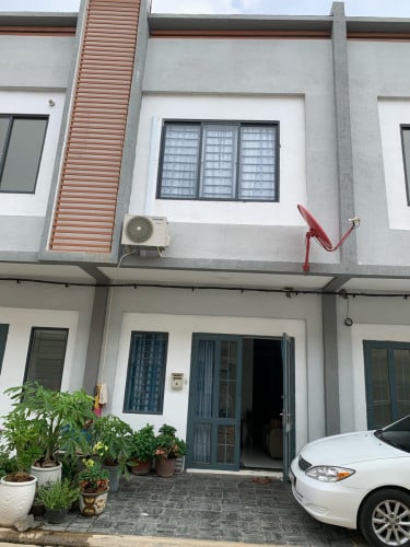 ផ្ទះលក់ ឬជួល មានសម្ភារៈគ្រប់ លក់ធូរជូនបងប្អូនពូមីង យកតែថ្លៃដើមវិញទេ។