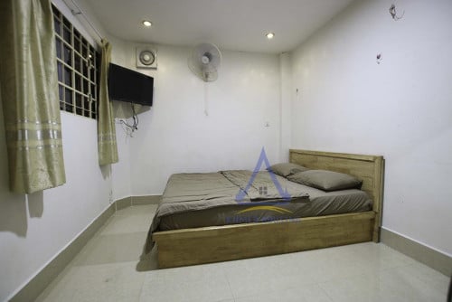 Fully furnished studio room with elevator for rent at BKK2 area(Boueng Keng Kang2)