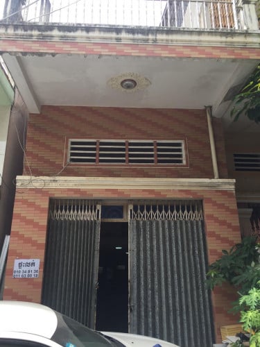 លក់ប្រញាប់ត្រូវការលុយបង់ធនាគារ ជិតស្ពានច្បារអំពៅផ្លូវជិតងាយស្រួលចេញចូលយប់