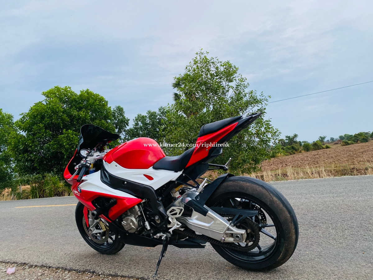 លក់ៗបងប្អូន BMW S1000rr 2016 ក្រដាស់ពន្ធពេញឆ្នាំ 😍 Price $11900 in Ta ...