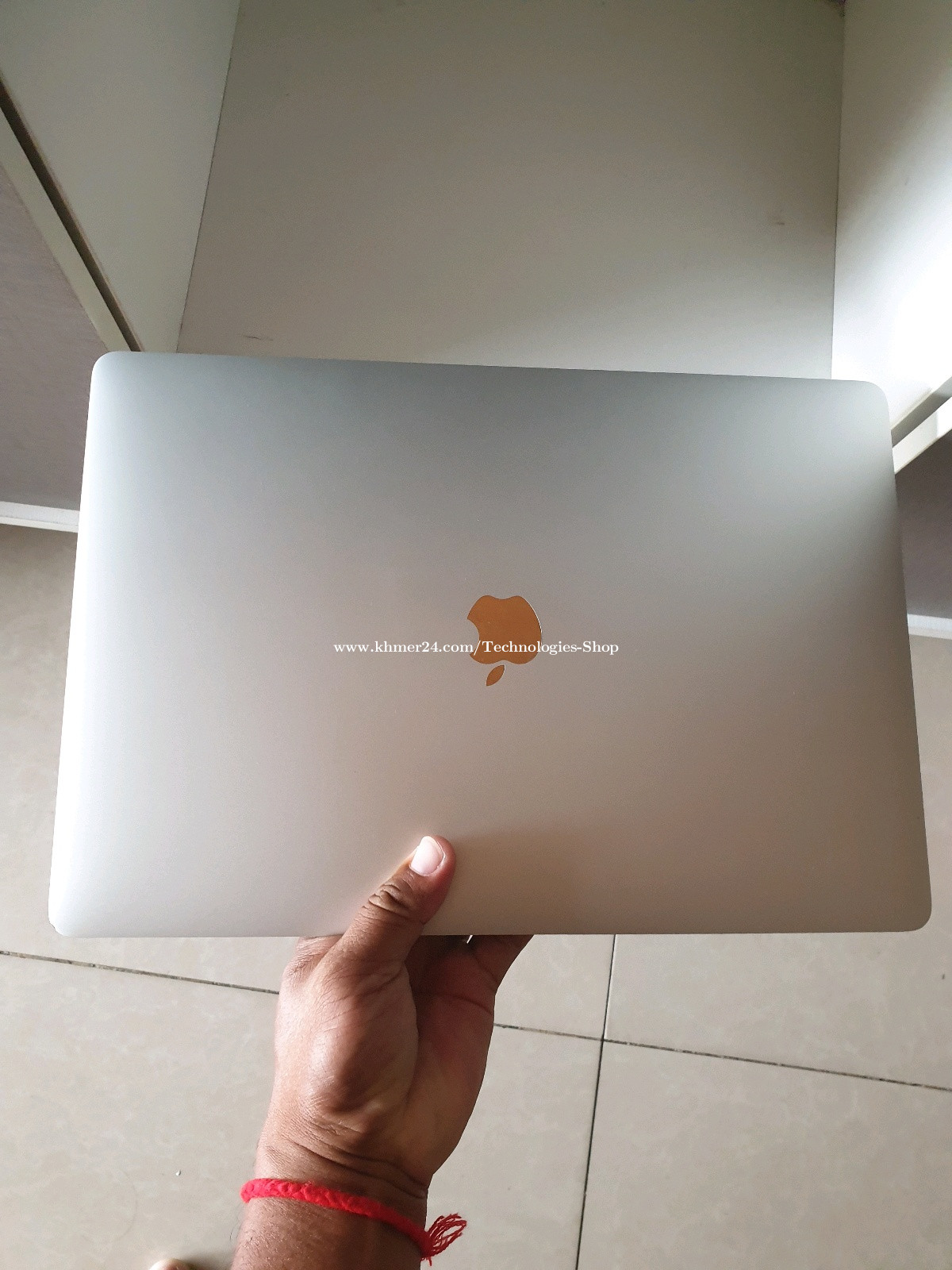 MacBook Pro 15 inch 2017 ci7 ram 16gb SSD 512gb VGA Dach 2gb Price