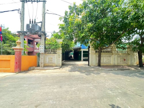 ផ្ទះ និង ដីសម្រាប់លក់នៅជ្រោយចង្វារ / Hose and Land For Sale