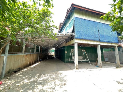 ផ្ទះ និង ដីសម្រាប់លក់នៅជ្រោយចង្វារ / Hose and Land For Sale
