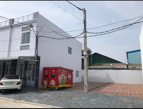 ផ្ទះលក់ សល់ដីធំ លក់តម្លៃដើម