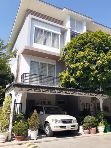 Villa LC2 for Rent in Borey Peng Houth Beung Snor/ 别墅 LC2 出租