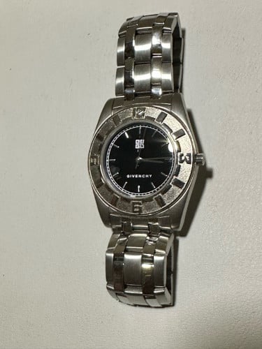 ចង់នាឡិកាម៉ាកGivenchy Original តំលៃ68$