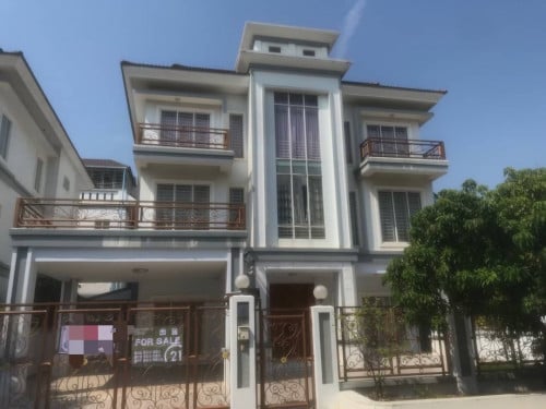 Single Villa for sale at Aeon2 Supermarket