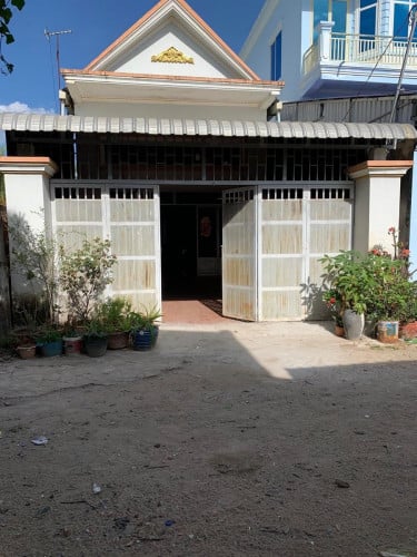 ផ្ទះលក់ទីតាំល្អជិតសាលារៀននិងផ្សារ នៅភូមិគគីរ ឃុំគគីរ ស្រុកកៀនស្វាយ