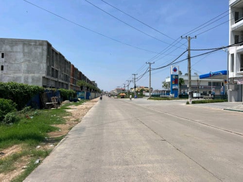 ដីលក់(20x30)នៅក្រាំងធ្នង់