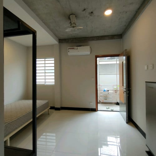 បន្ទប់ជួលកណ្តាលក្រុងជិតសាលាពុទ្ធិសាស្រ្ត