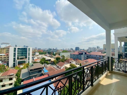 𝐁𝐊𝐊𝟏 | Furnished 3 Bedrooms Serviced Apartment (150sqm)