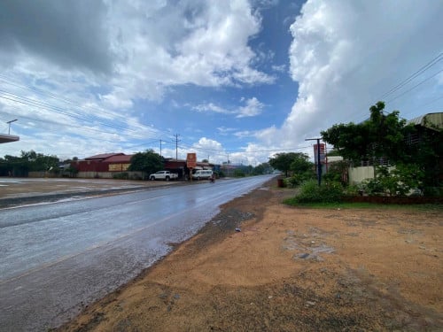 ដីល្អជាប់ផ្លូវជាតិ មុខ Sokimix ( ប្លង់រឹង ) 91168$ ចរចារ ទល់មុខការាសSOKIMIX 0972956766