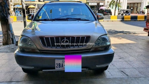 RX300 លក់បន្ទាន់ឡានថ្មី មិនសូវជិះ