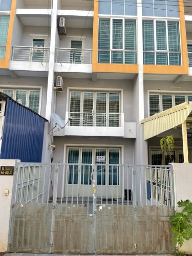 ផ្ទះវីឡាកូនកាត់