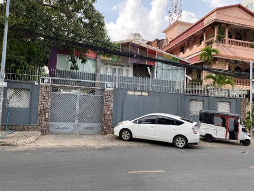 Villa with Swimming Pool Rent $5500 BeongReang