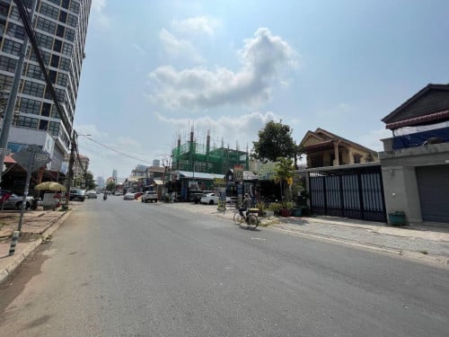 ផ្ទះអាជីវកម្មសំរាប់លក់នៅទួលគោកលើផ្លូវអ៊ូរអ